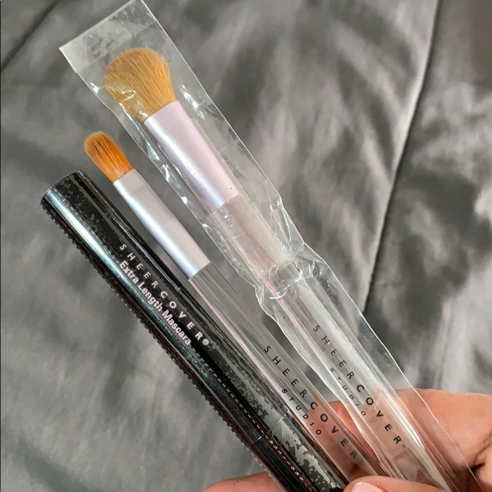 Makeup brushes and mascara